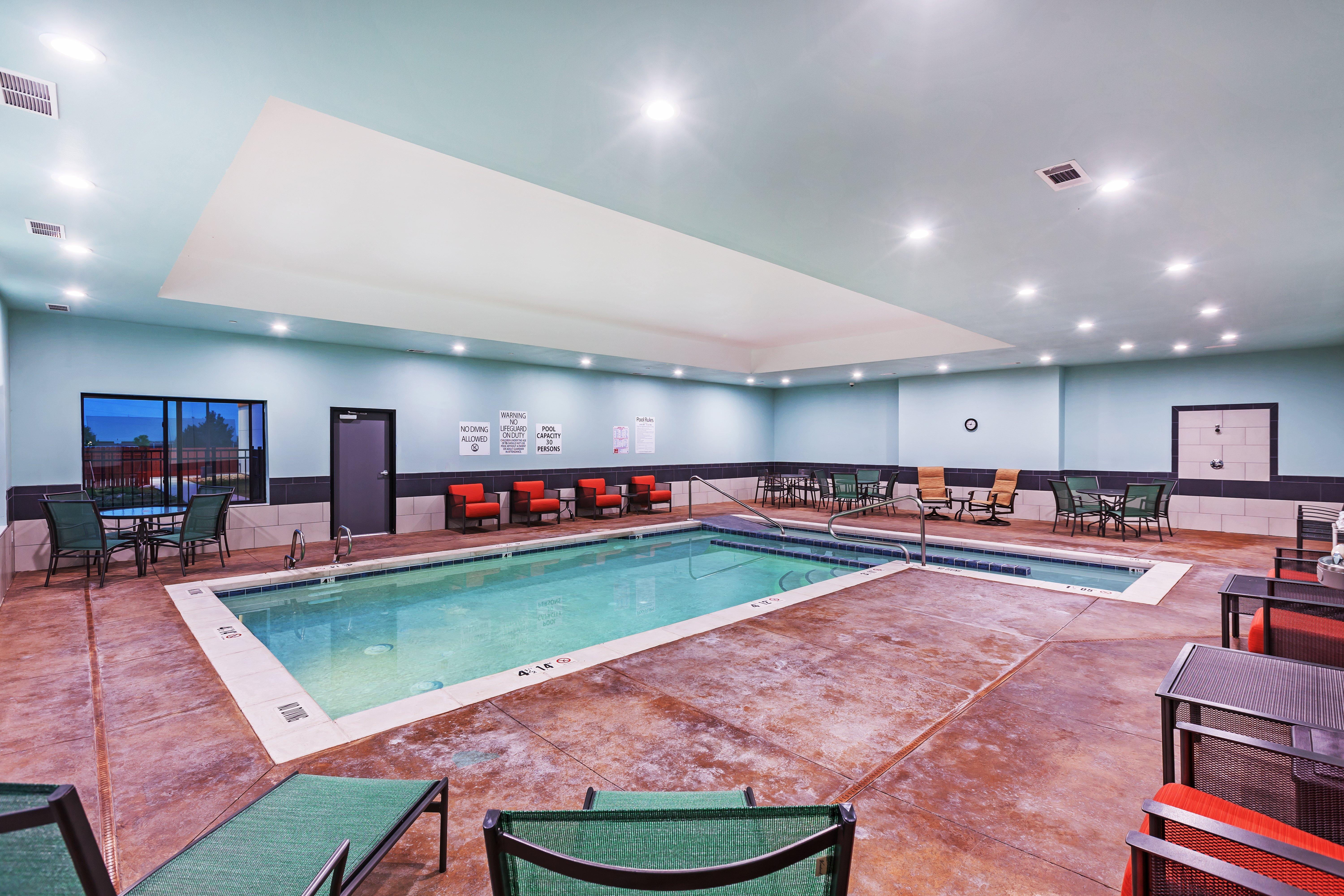 Holiday Inn Express & Suites Perryton By Ihg Lord Bagian luar foto