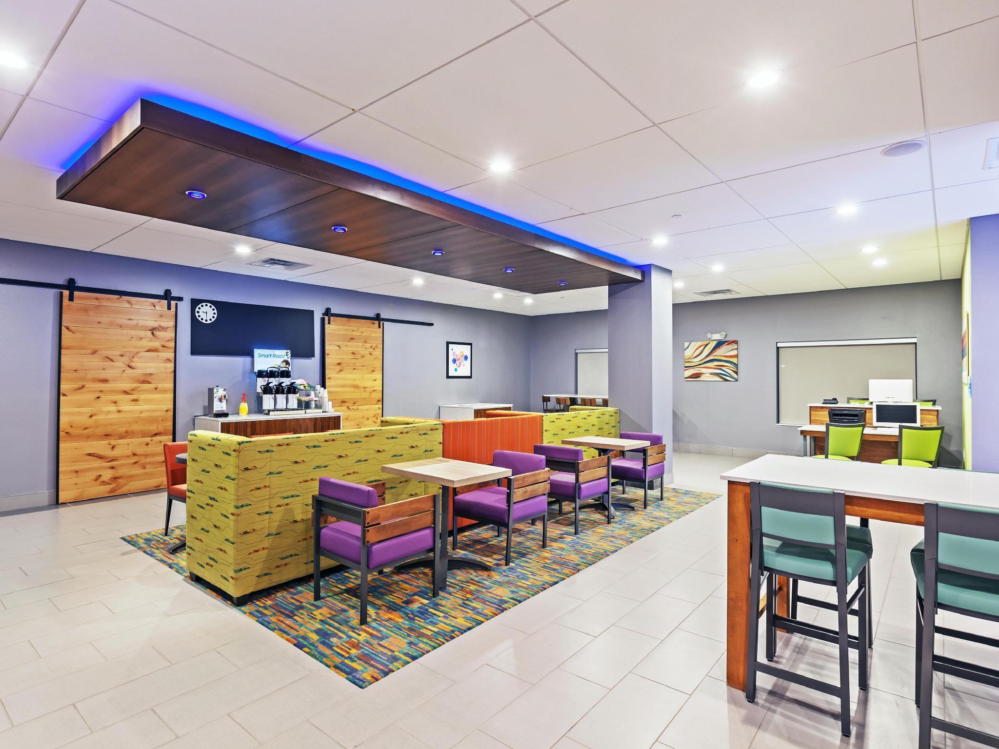 Holiday Inn Express & Suites Perryton By Ihg Lord Bagian luar foto